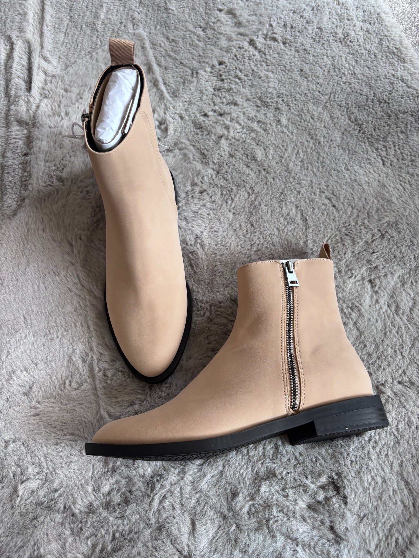 Amazon Essentials Zip Flat Ankle Boot Sand Suede Size UK 5 RRP £32.04