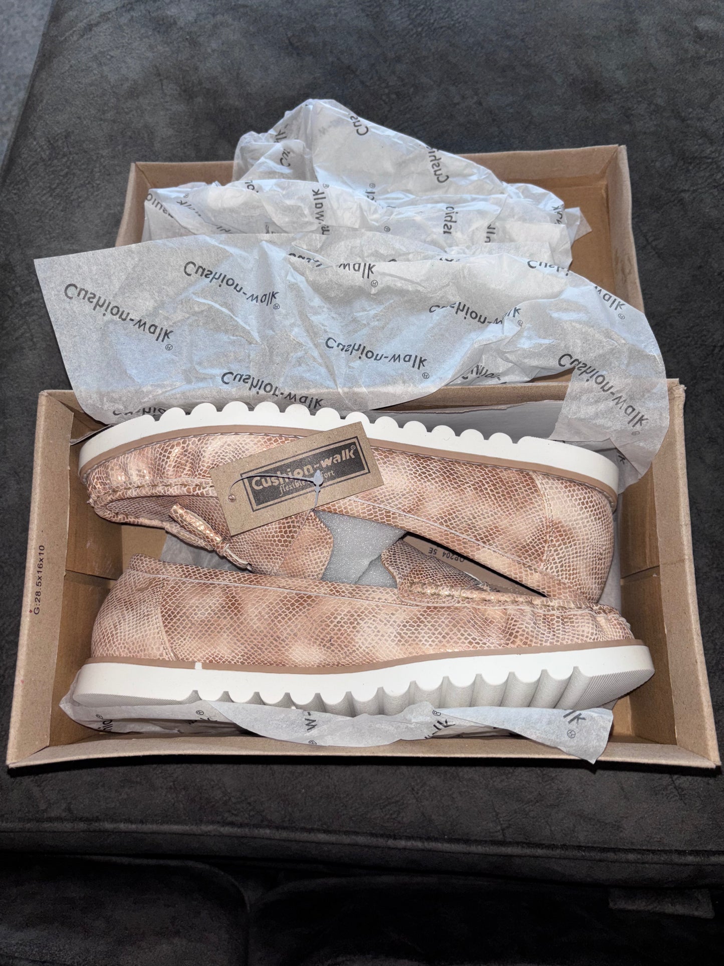 Cushion Walk Tassel Loafer E Fit Size 5 RRP £30.00