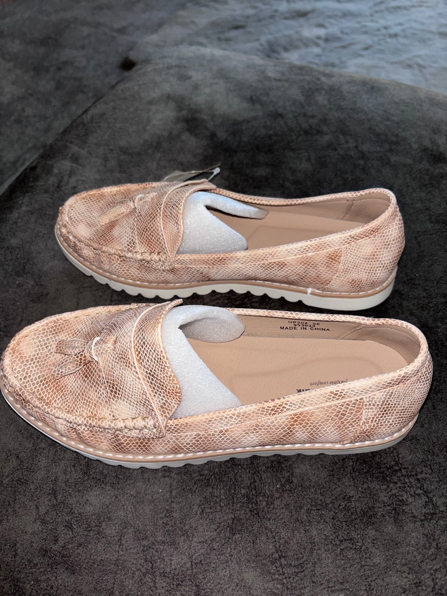 Cushion Walk Tassel Loafer E Fit Size 5 RRP £30.00