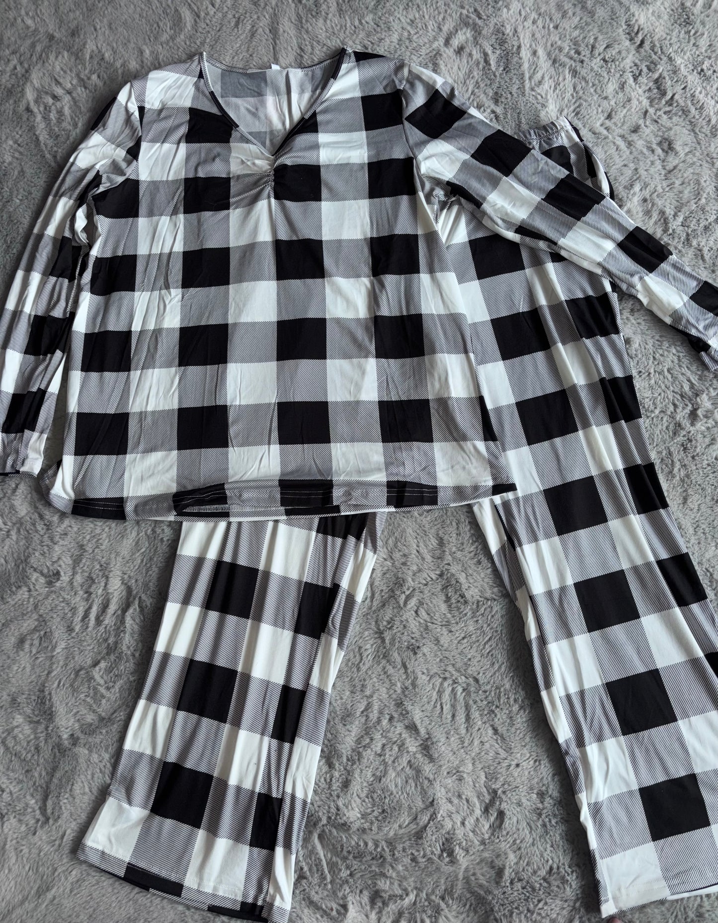 BNWT Black and White Checked Pjyamas Set Size XL RRP £19.99