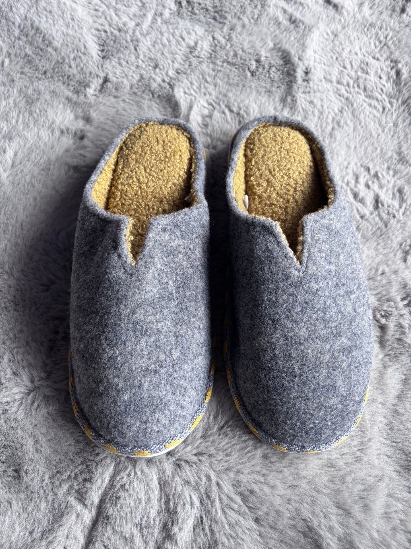 Amazon Grey Memory Foam Slippers Size UK Large 7-8 RRP £15.91