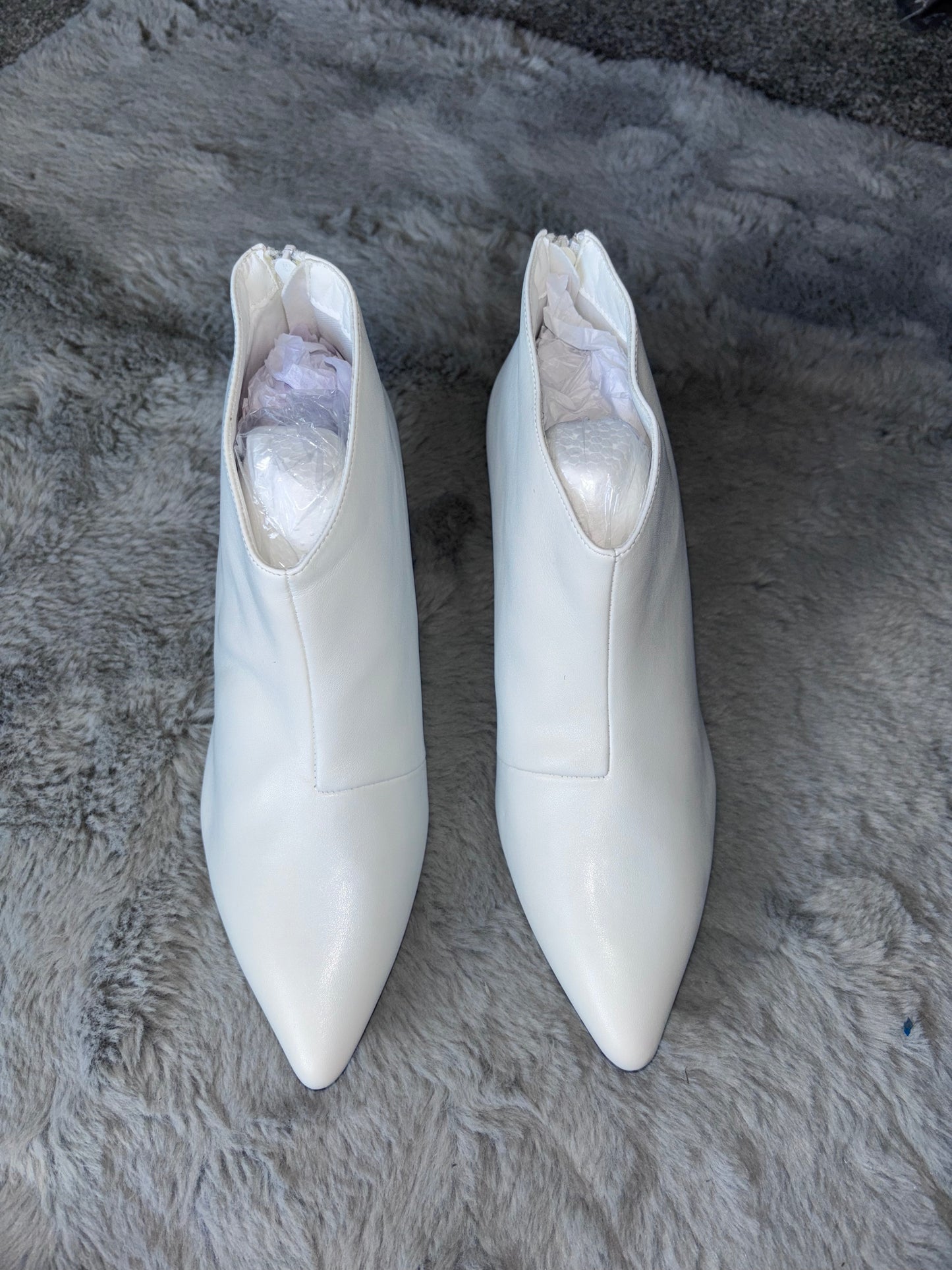 Amazon White Kitten Heel Ankle Boots Classic Pointed Toe Side Zip Size UK 8 RRP £33.98