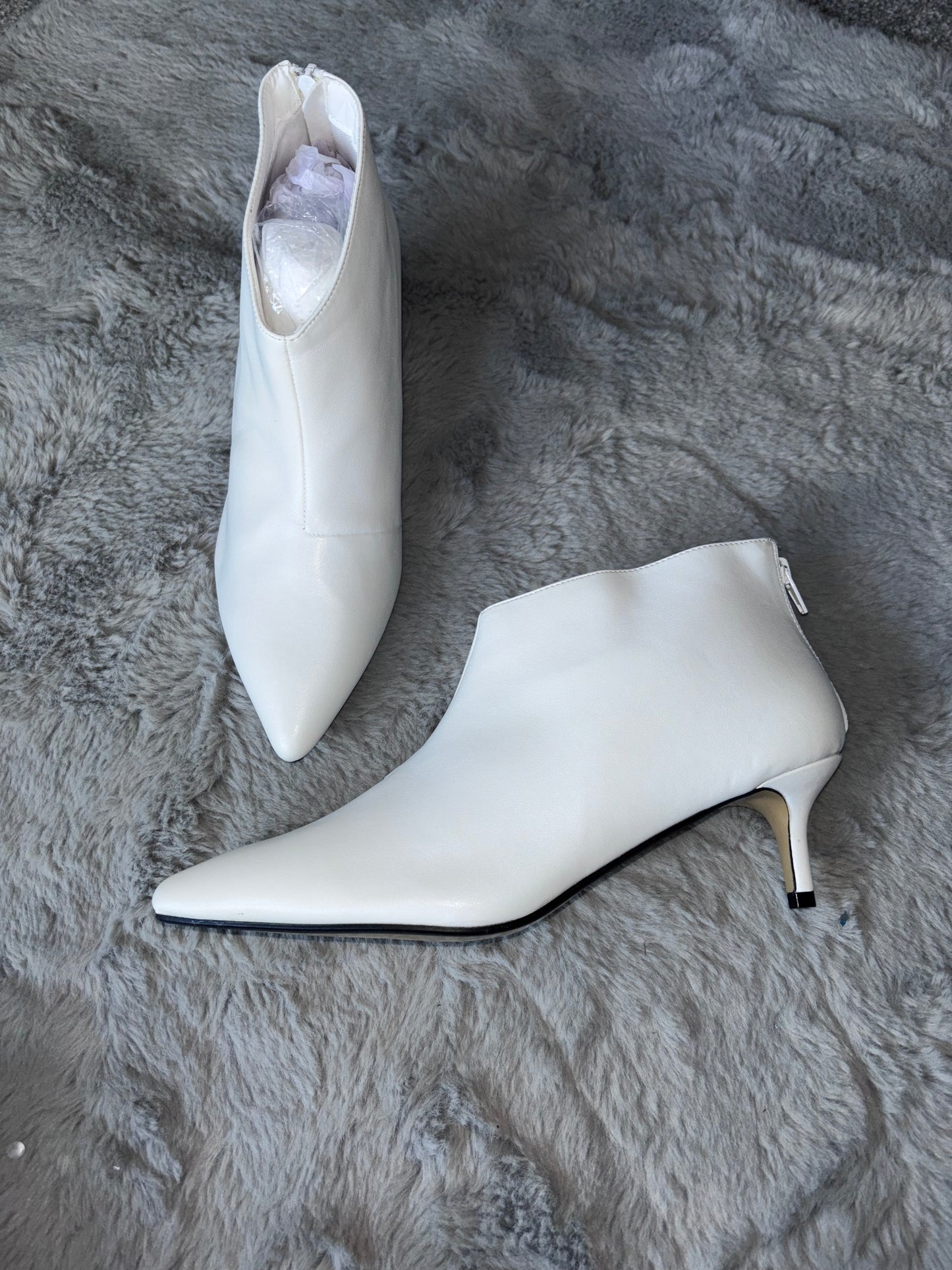 Amazon White Kitten Heel Ankle Boots Classic Pointed Toe Side Zip Size UK 8 RRP £33.98