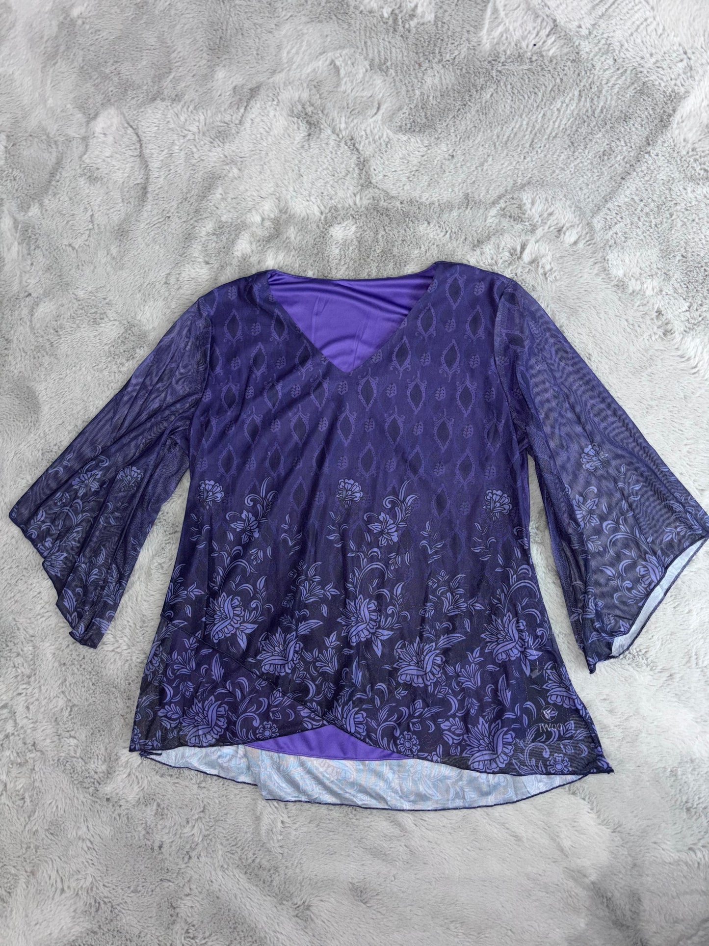 BNWT Amazon Lightweight Batwing Flowery Blouse Top Size Large Blue RRP £18.32