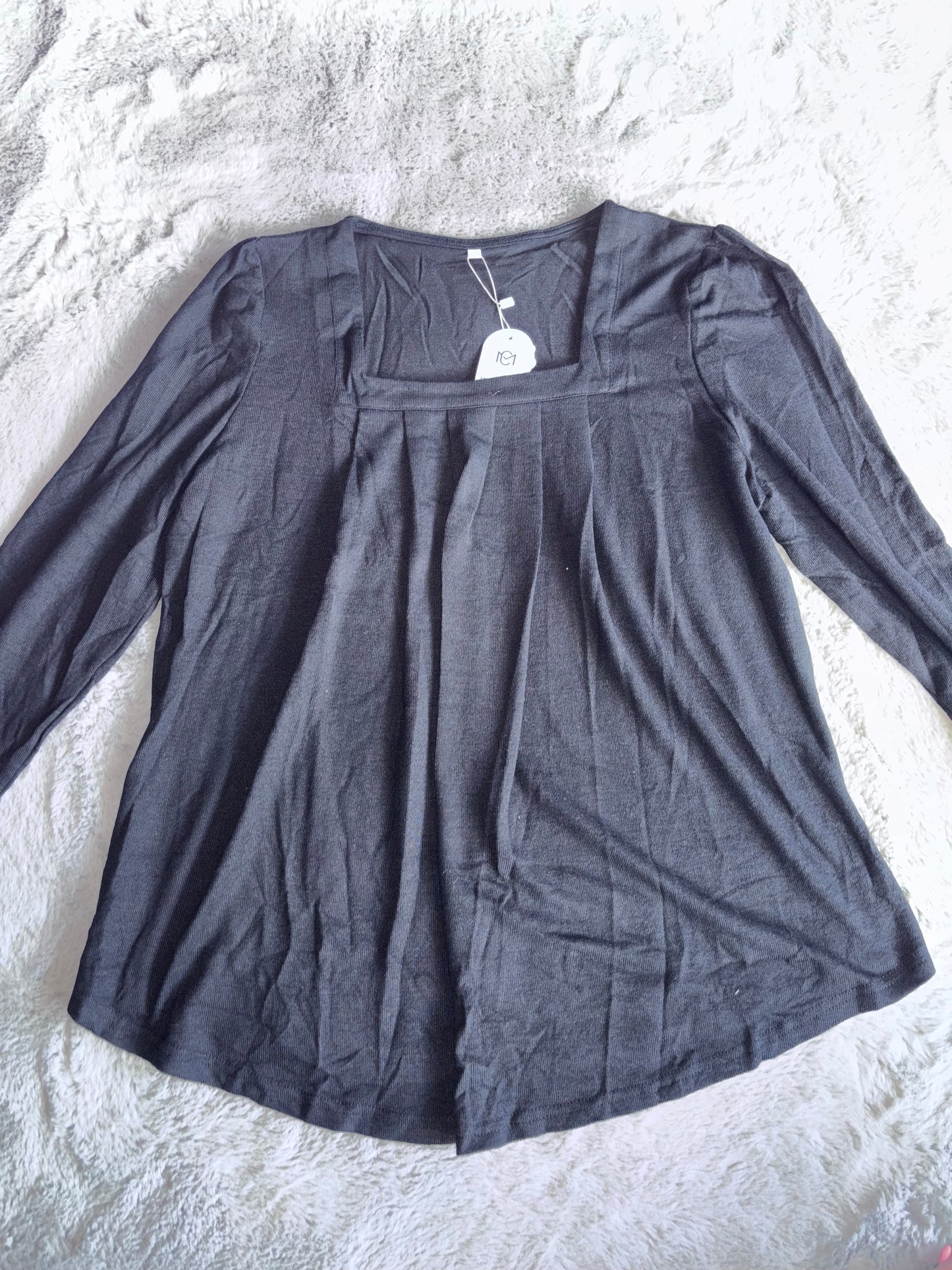 Amazon Pleated V-Neck Tunic Top | Black | Size L | RRP £16.57