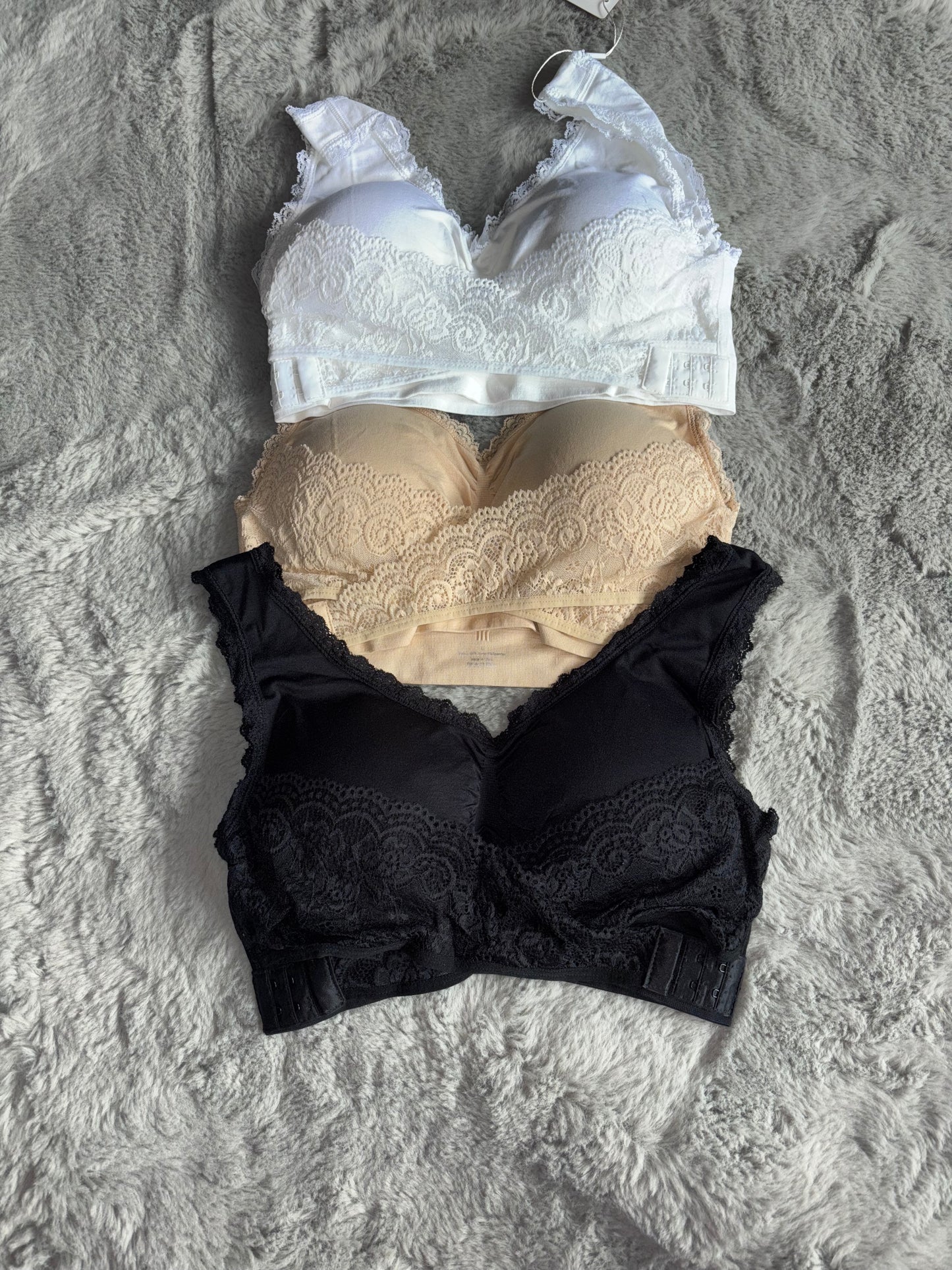 Amazon BNWT Pack of 3 Wireless Lace Bras White/Black/Natural Size Large (12-14) RRP £23.99