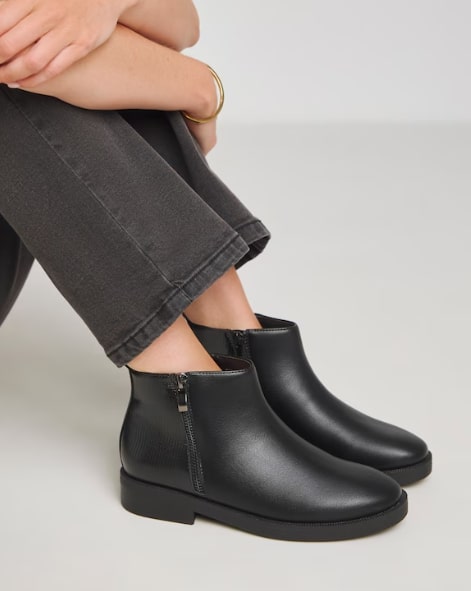 Verity Classic Zip Detail Ankle Boot Wide E Fit Size 7 RRP £38.00