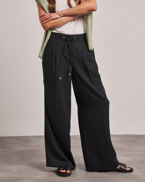 Anthology Black Pleat Front Pure Lyocell Trouser Size 24