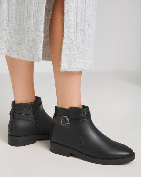 Drew Ankle Buckle Boot Standard D Fit Size UK 9