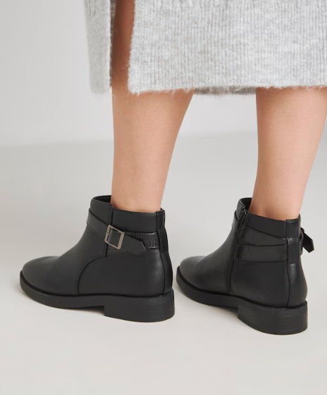 Drew Ankle Buckle Boot Standard D Fit Size UK 9