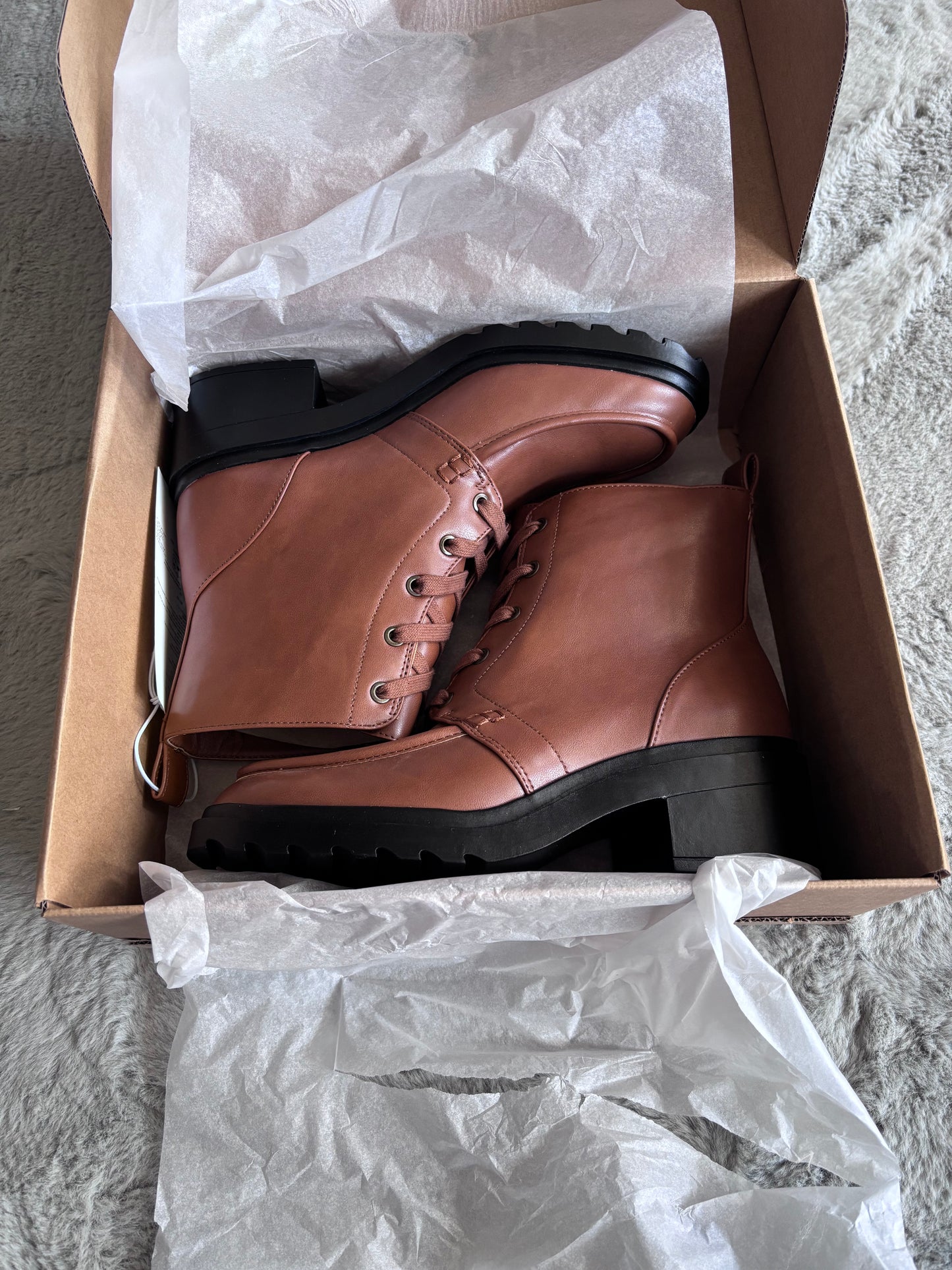 Amazon Essentials Moc Toe Boots Tan UK Size UK 8 RRP £34.20