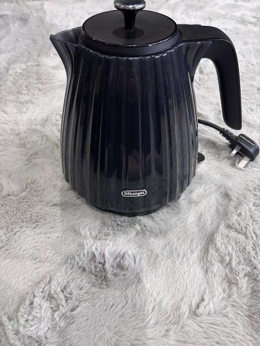 Delonghi KBD3001.BK Black Ballerina Kettle