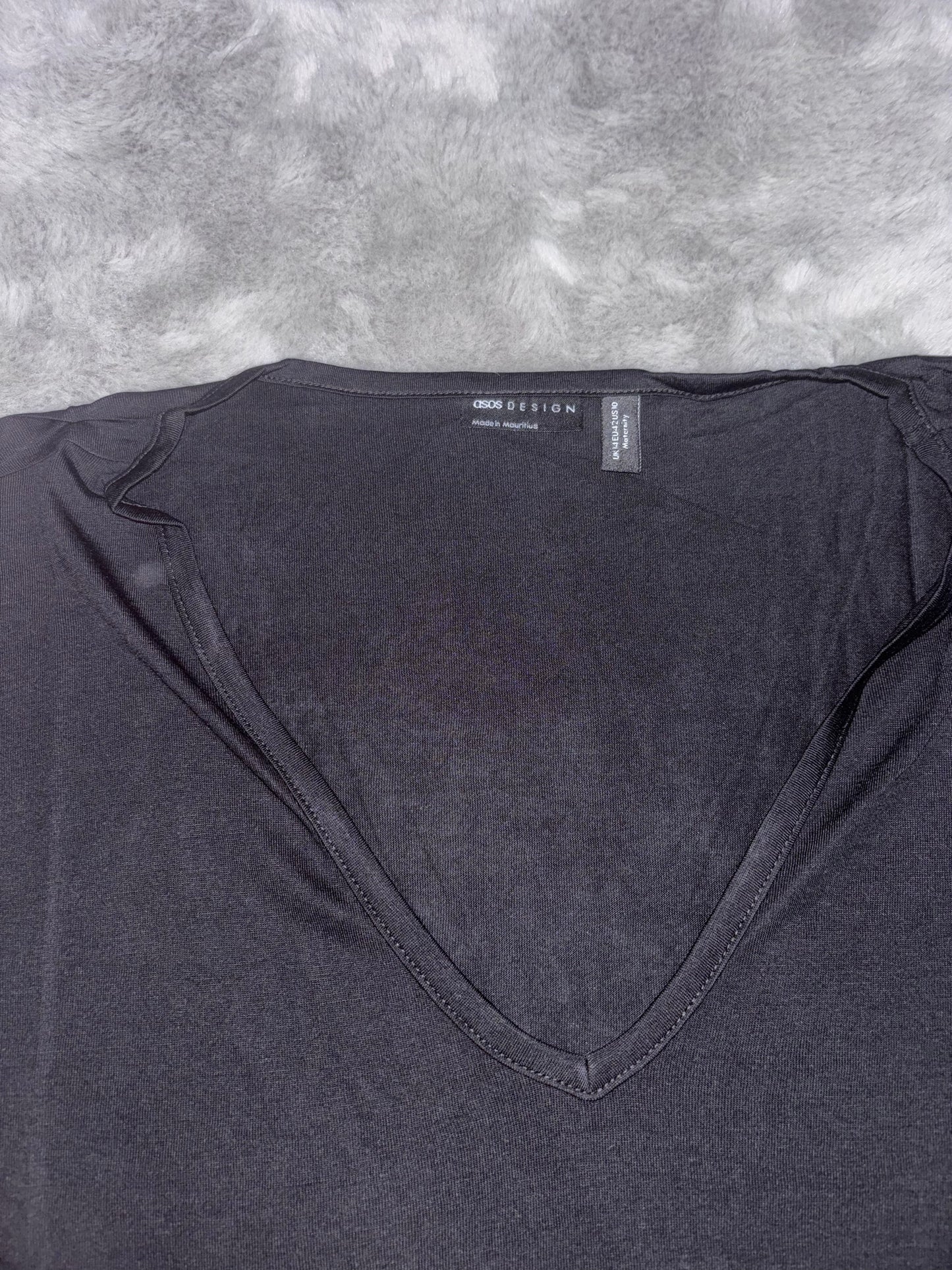 ASOS Design Maternity Relaxed V-Neck T-Shirt Black Size 14 RRP £12