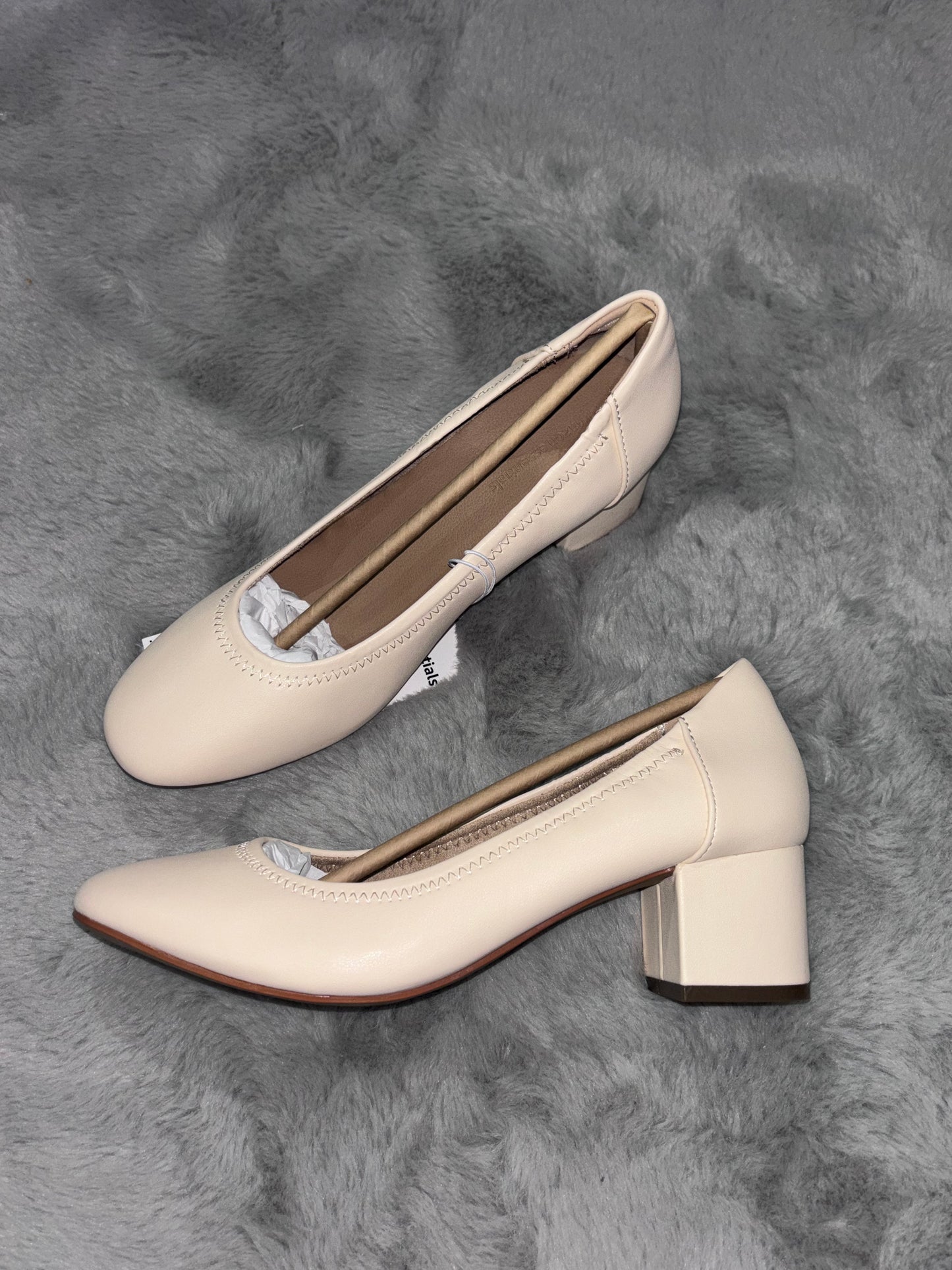 Amazon Essentials Women's Ballet Pump Beige UK 6.5 RRP £16.53