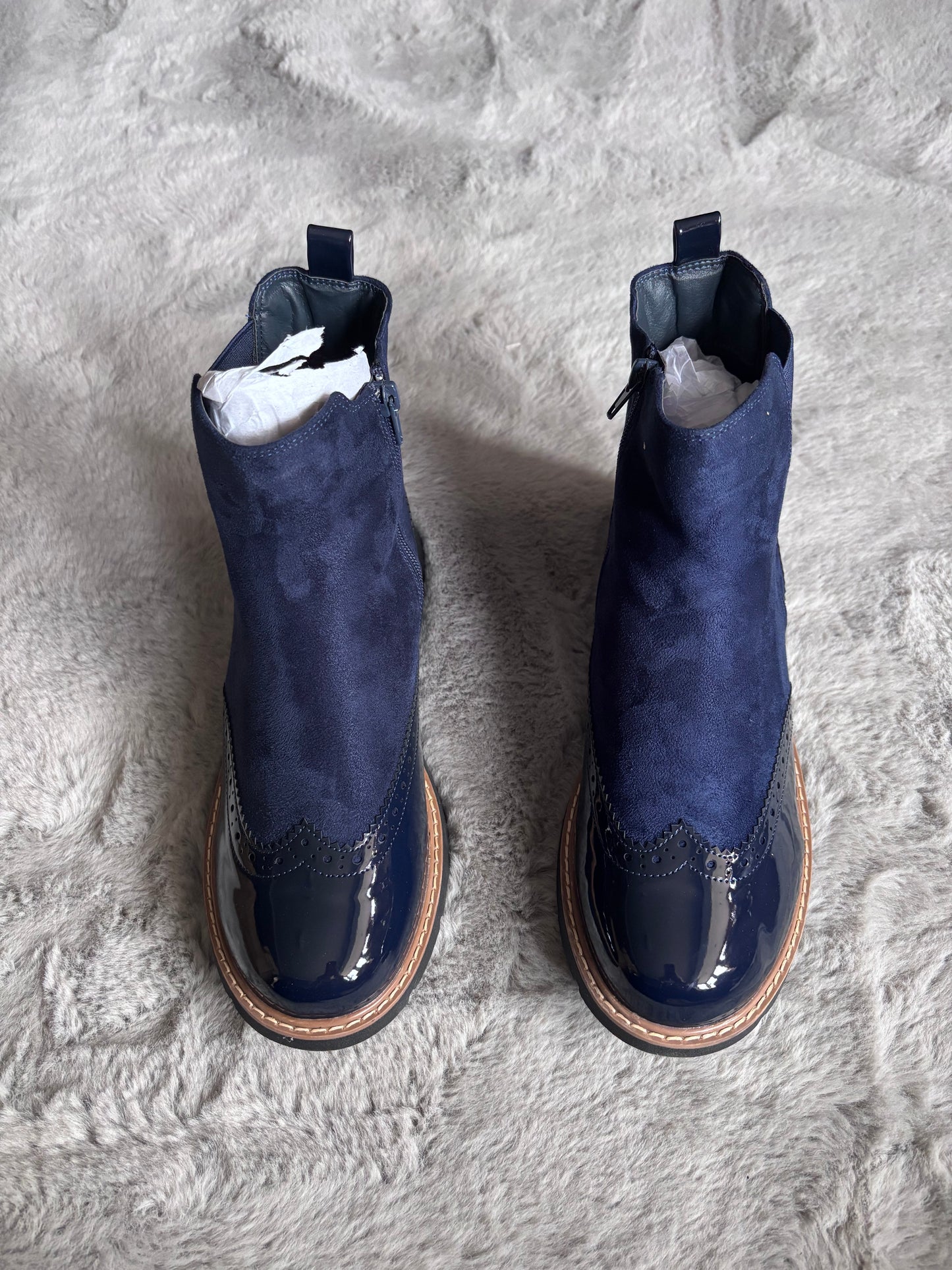 Heavenly Soles Debbie Low Wedge Chelsea Boots with Brogue Detailing Wide E Fit Size UK 7 RRP £50