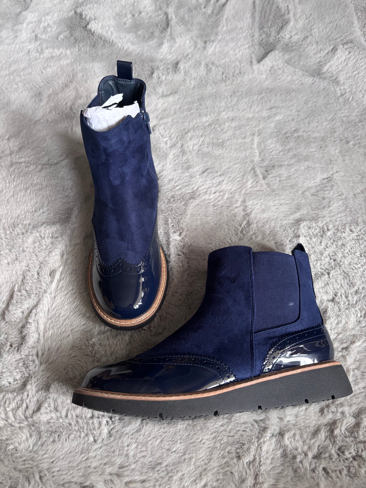 Heavenly Soles Debbie Low Wedge Chelsea Boots with Brogue Detailing Wide E Fit Size UK 7 RRP £50