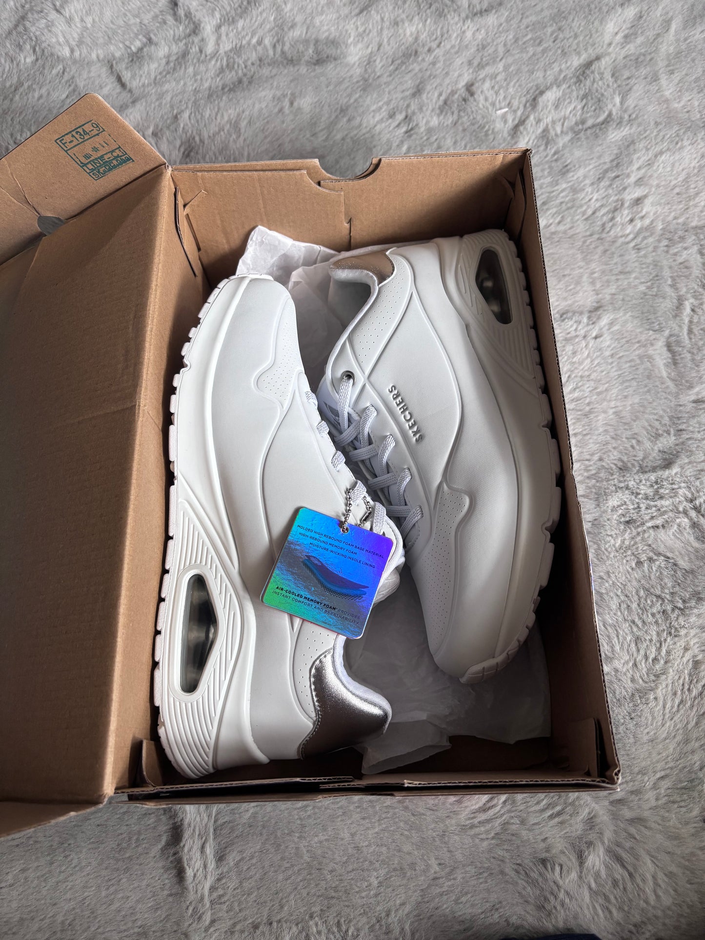 Skechers Uno Stand On Air Trainers Wide Fit Size UK 5 RRP £80
