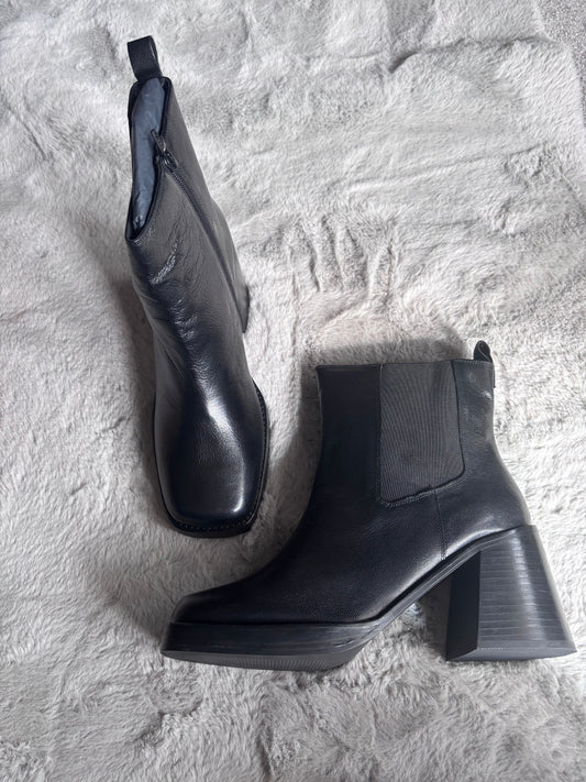 Emery Leather Platform Chelsea Ankle Boots Extra Wide EEE Fit Size UK 9 RRP £76